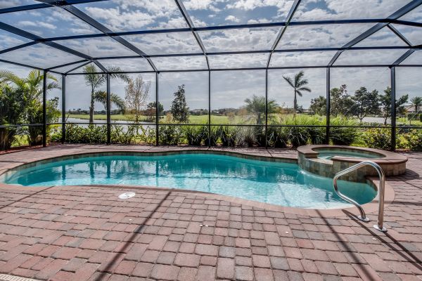 Pool Enclosure Cleaning in Santa Rosa