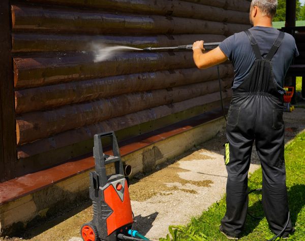 Log Home Pressure Washing in Santa Rosa