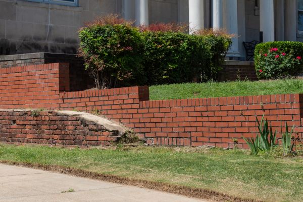 Retaining Wall Cleaning in Santa Rosa